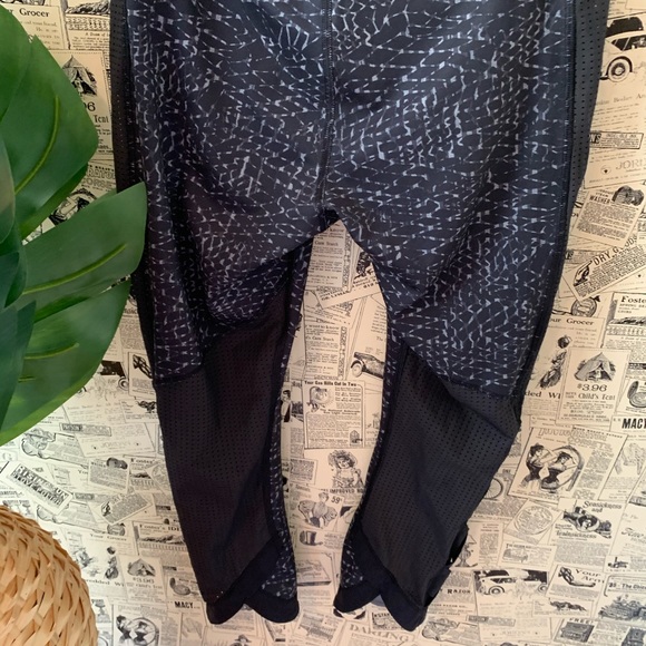 Lululemon Var-City Crop Samba Snake Battleship 6 - Picture 6 of 12